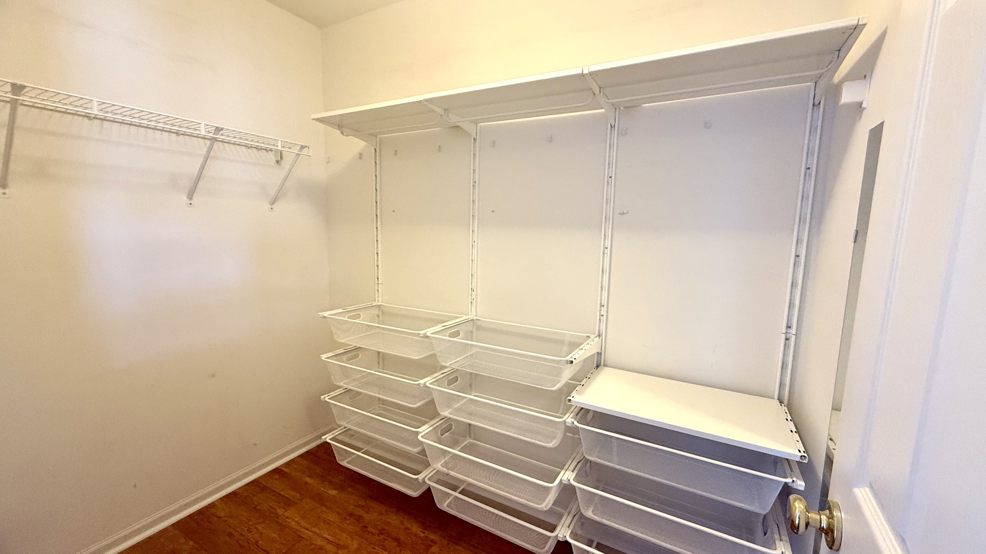 Round Lake, Illinois 60073, United States, 3 Bedrooms Bedrooms, ,3 BathroomsBathrooms,Residential,Active,197016