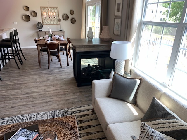 475 RIDGE Lane