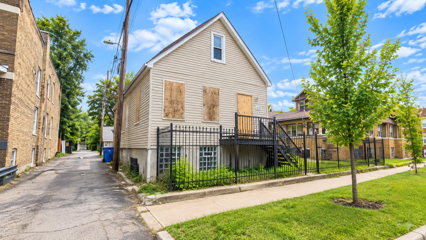 1435 W Marquette Road