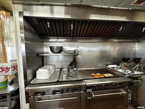 Tiny photo for 1204 N CODY Road, Le Claire, IA 52753 (MLS # QC4265157)