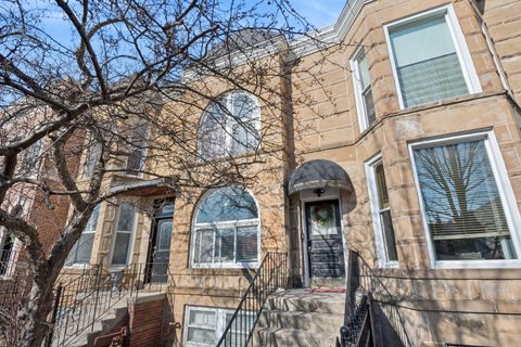 Photo of 1922 W Wolfram Street, Chicago, IL 60657 (MLS # 12583671)