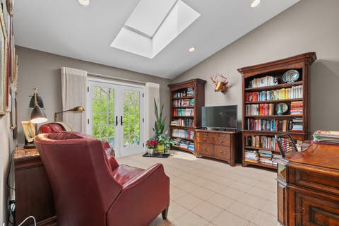 Tiny photo for 121 Pembroke Drive, Lincolnshire, IL 60045 (MLS # 12639296)