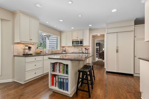 Tiny photo for 121 Pembroke Drive, Lincolnshire, IL 60045 (MLS # 12639296)