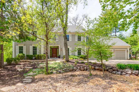 Photo of 121 Pembroke Drive, Lincolnshire, IL 60045 (MLS # 12639296)