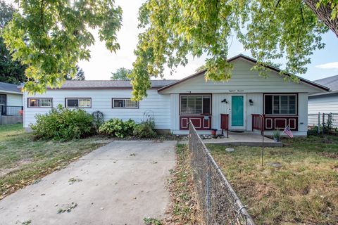 Photo of 1814 Jethro Avenue, Zion, IL 60099 (MLS # 12499494) Photo of 1814 Jethro Avenue, Zion, IL 60099 (MLS # 12499494)