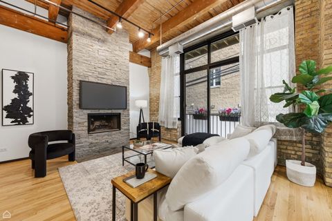 Tiny photo for 2300 W Wabansia Avenue #129, Chicago, IL 60647 (MLS # 12576383)