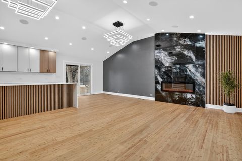 Tiny photo for 200 N Pine Street, Prospect Heights, IL 60070 (MLS # 12553473)