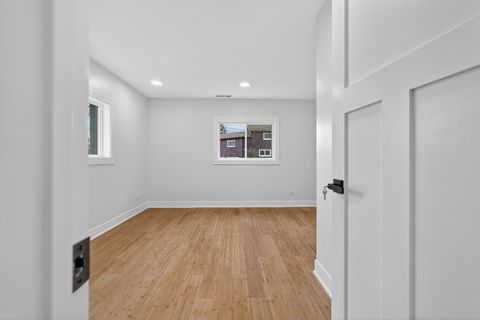 Tiny photo for 200 N Pine Street, Prospect Heights, IL 60070 (MLS # 12553473)