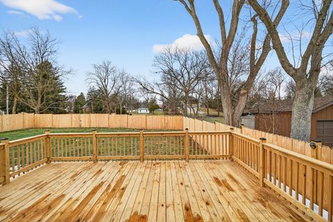 Tiny photo for 200 N Pine Street, Prospect Heights, IL 60070 (MLS # 12553473)