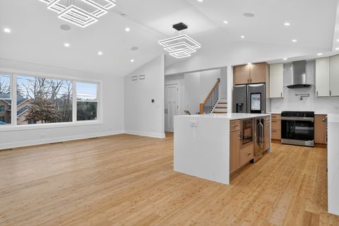 Tiny photo for 200 N Pine Street, Prospect Heights, IL 60070 (MLS # 12553473)