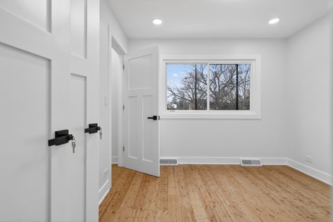 Tiny photo for 200 N Pine Street, Prospect Heights, IL 60070 (MLS # 12553473)