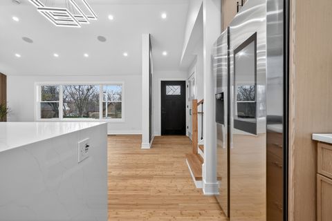 Tiny photo for 200 N Pine Street, Prospect Heights, IL 60070 (MLS # 12553473)