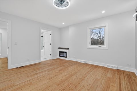 Tiny photo for 200 N Pine Street, Prospect Heights, IL 60070 (MLS # 12553473)