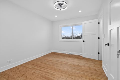 Tiny photo for 200 N Pine Street, Prospect Heights, IL 60070 (MLS # 12553473)