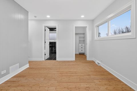 Tiny photo for 200 N Pine Street, Prospect Heights, IL 60070 (MLS # 12553473)