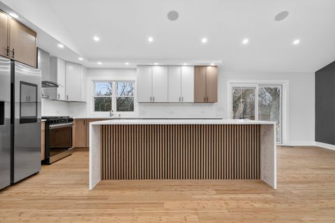 Tiny photo for 200 N Pine Street, Prospect Heights, IL 60070 (MLS # 12553473)