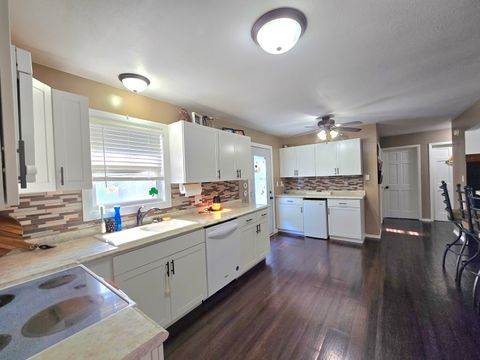 Tiny photo for 140 W Second Avenue, Clifton, IL 60927 (MLS # 12508626)