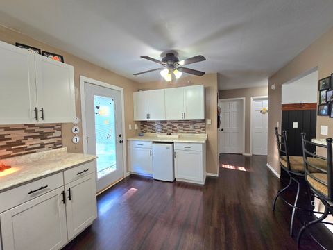 Tiny photo for 140 W Second Avenue, Clifton, IL 60927 (MLS # 12508626)