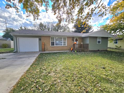 Photo of 140 W Second Avenue, Clifton, IL 60927 (MLS # 12508626) Photo of 140 W Second Avenue, Clifton, IL 60927 (MLS # 12508626)