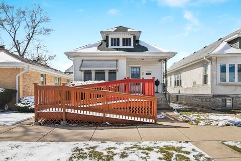 Photo of 2904 N Nordica Avenue, Chicago, IL 60634 (MLS # 12595950)