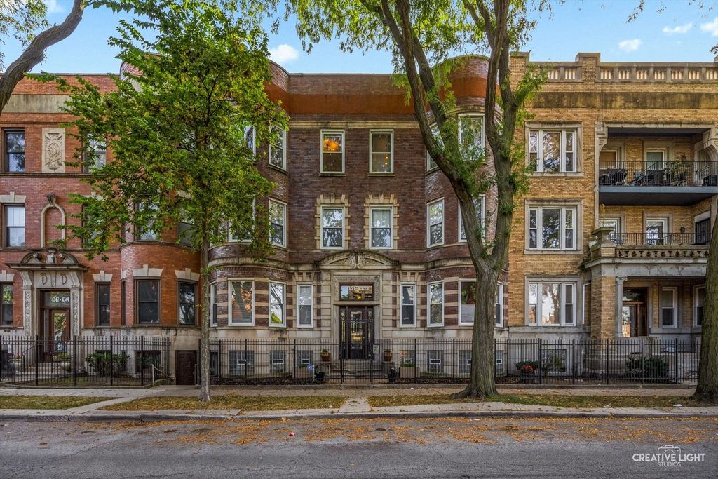 Photo for 4351 S Greenwood Avenue #3N, Chicago, IL 60653 (MLS # 12486935)