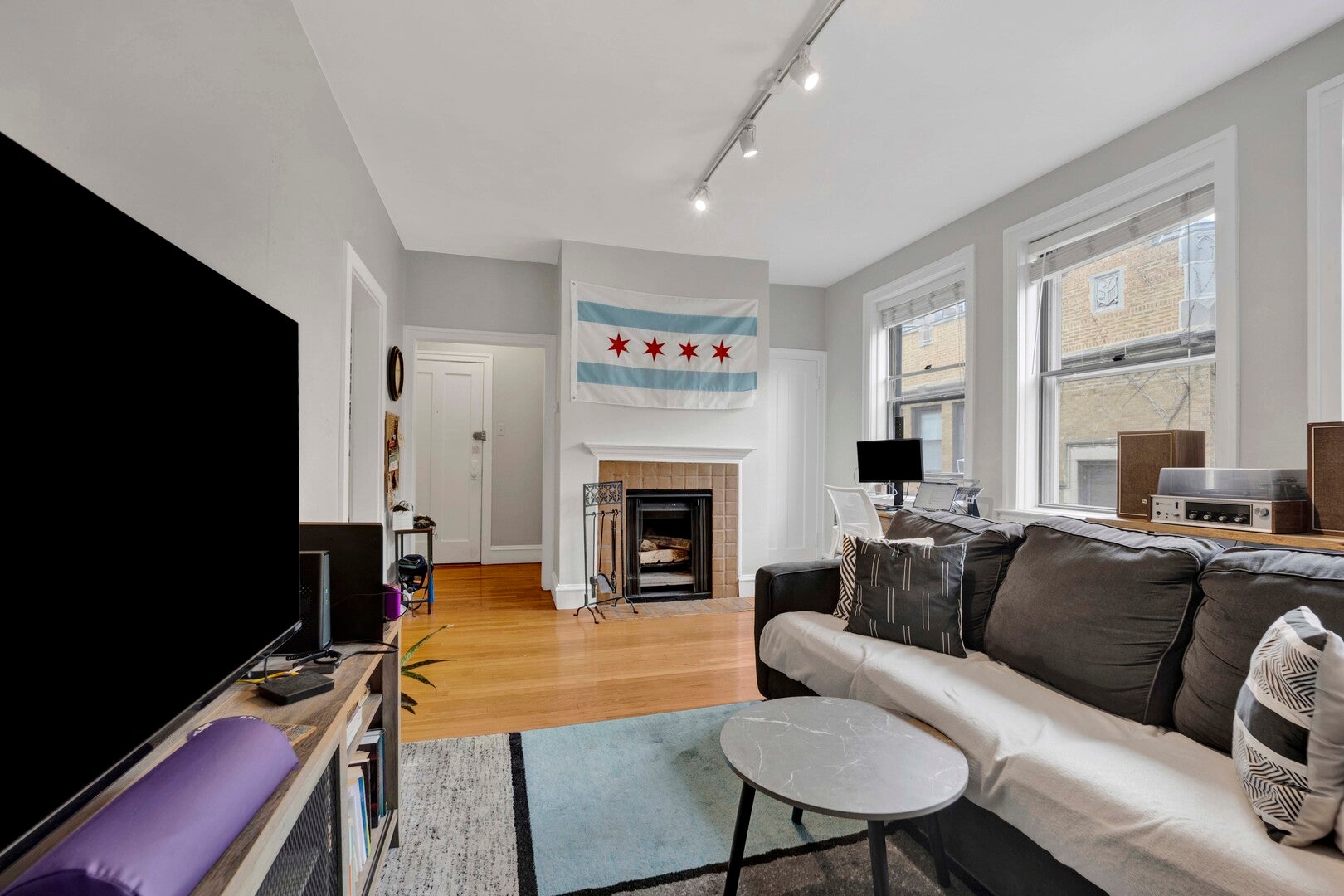 636 W Waveland Avenue 4D