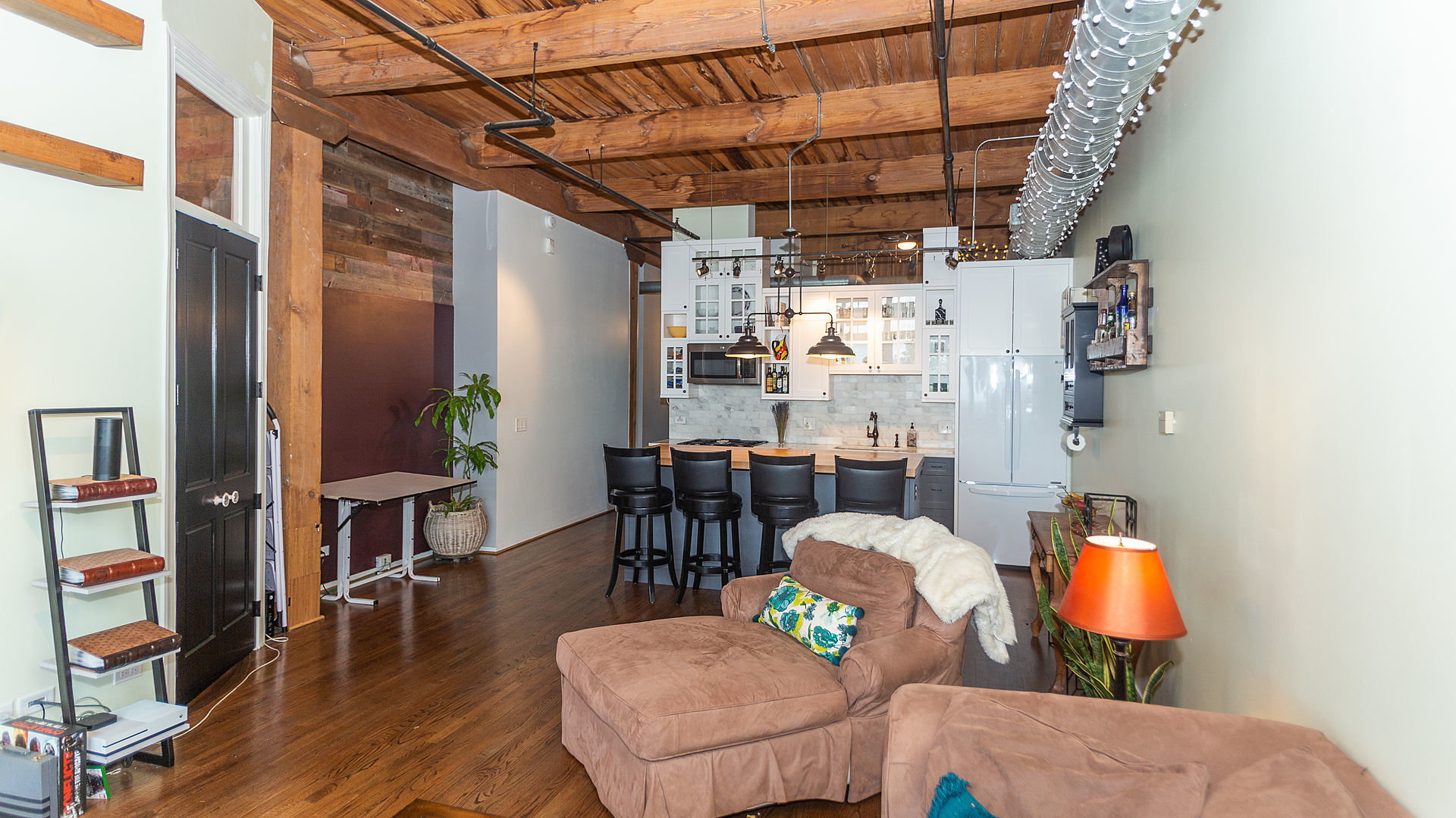 1250 W Van Buren Street 714