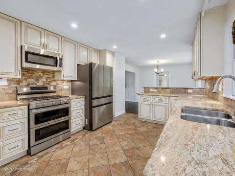 Tiny photo for 3913 Forest Avenue, Downers Grove, IL 60515 (MLS # 12671746)