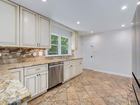 Tiny photo for 3913 Forest Avenue, Downers Grove, IL 60515 (MLS # 12671746)