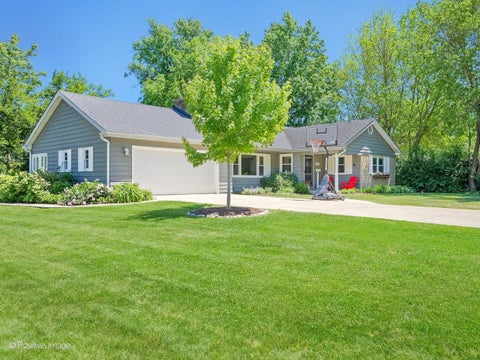 Tiny photo for 3913 Forest Avenue, Downers Grove, IL 60515 (MLS # 12671746)