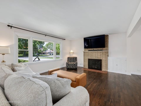 Tiny photo for 3913 Forest Avenue, Downers Grove, IL 60515 (MLS # 12671746)