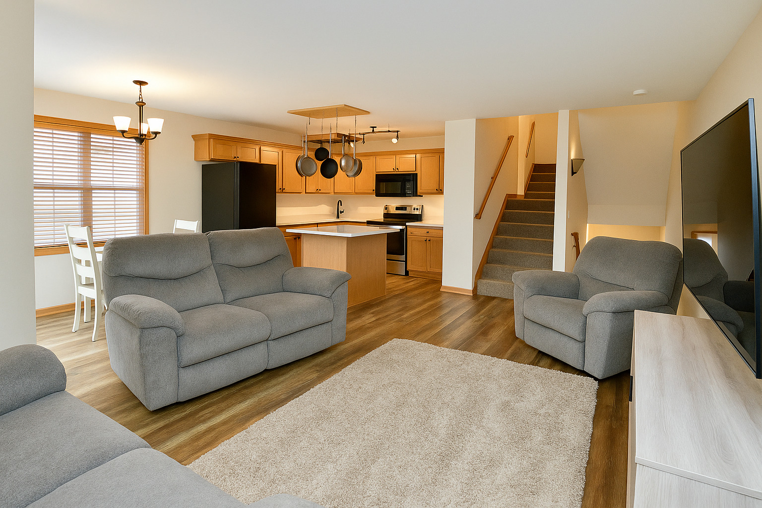 611 Southtowne Drive 14