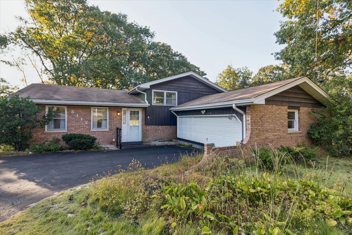 Lisle, Illinois 60532, United States, 4 Bedrooms Bedrooms, ,2 BathroomsBathrooms,Residential,Active,229596