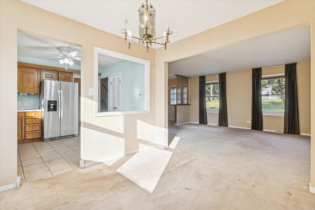 Lisle, Illinois 60532, United States, 4 Bedrooms Bedrooms, ,2 BathroomsBathrooms,Residential,Active,229596