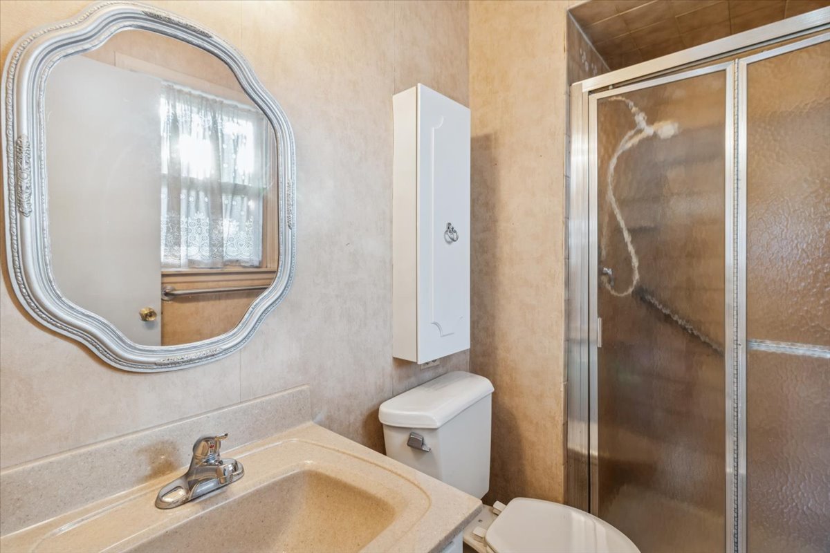 Lisle, Illinois 60532, United States, 4 Bedrooms Bedrooms, ,2 BathroomsBathrooms,Residential,Active,229596