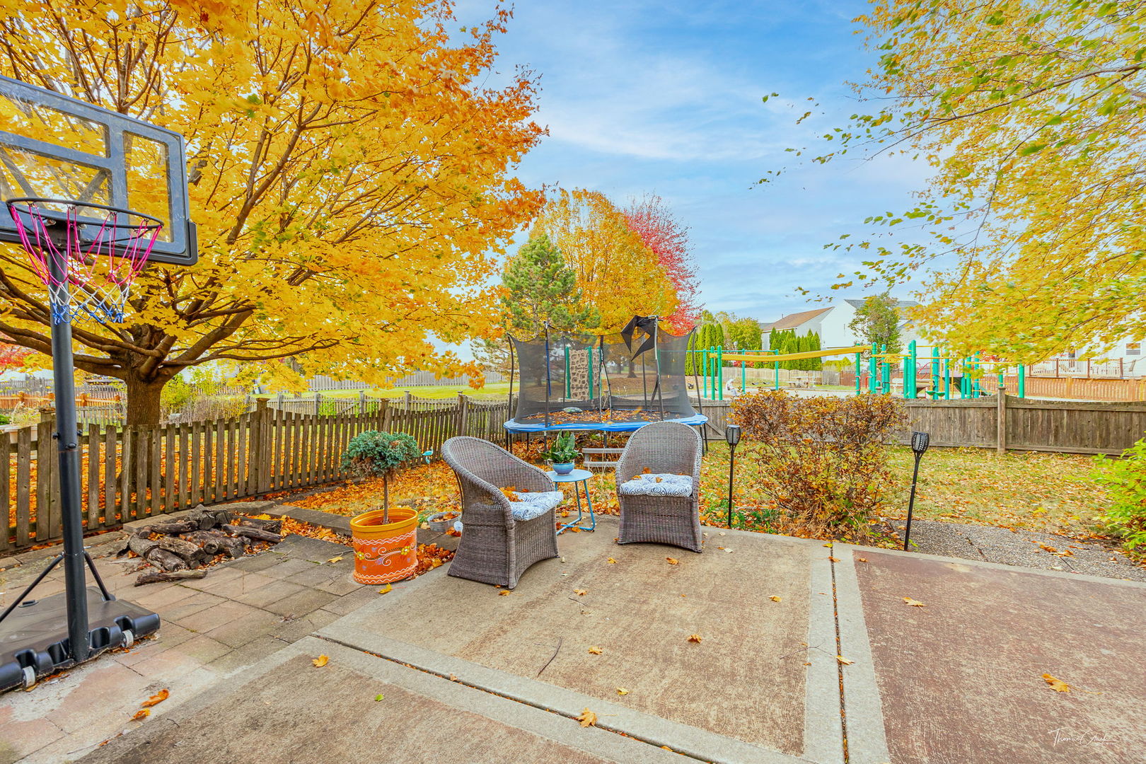 5825 Emerald Pointe Drive