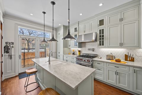 Tiny photo for 3818 N Alta Vista Terrace, Chicago, IL 60613 (MLS # 12555881)