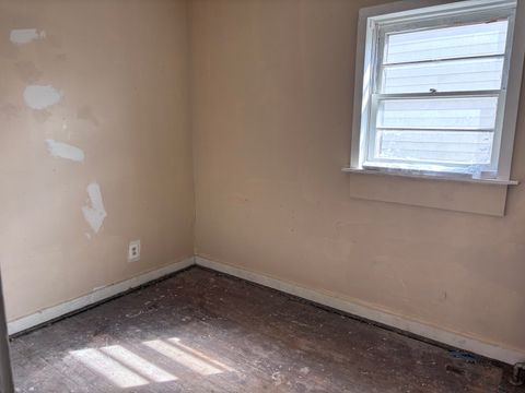 Tiny photo for 231 3rd Avenue, Clinton, IA 52732 (MLS # 12609282)