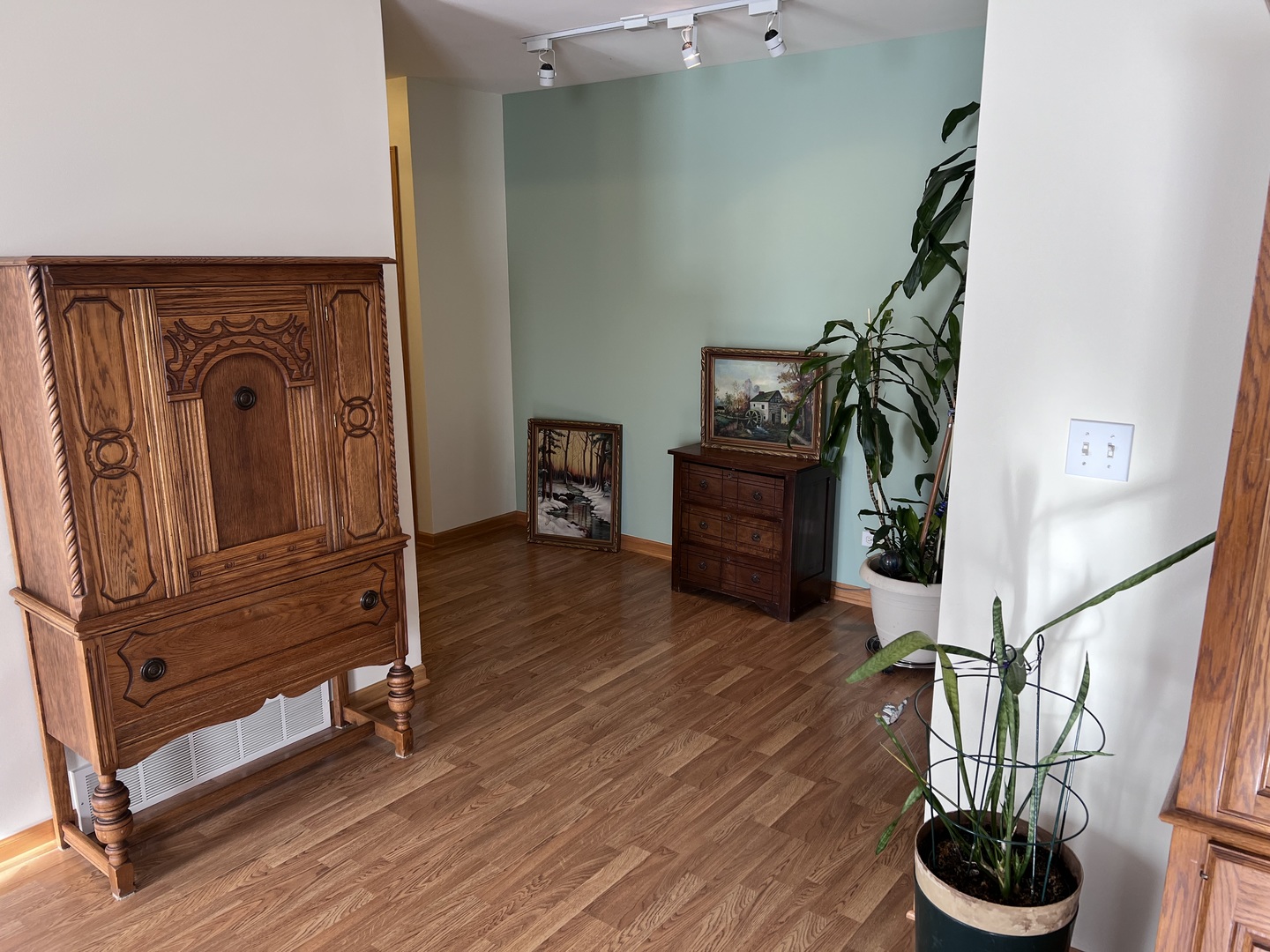 540 1/2 Johnson Street