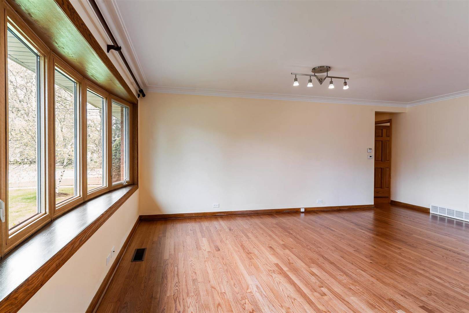 604 N Wilshire Lane
