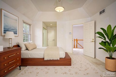 Tiny photo for 16W536 58th Street, Clarendon Hills, IL 60514 (MLS # 12598390)