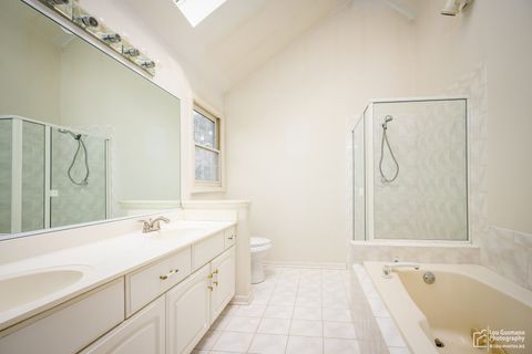 Tiny photo for 16W536 58th Street, Clarendon Hills, IL 60514 (MLS # 12598390)