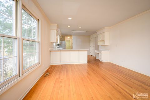 Tiny photo for 16W536 58th Street, Clarendon Hills, IL 60514 (MLS # 12598390)