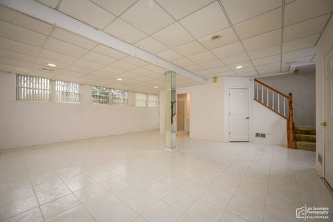 Tiny photo for 16W536 58th Street, Clarendon Hills, IL 60514 (MLS # 12598390)