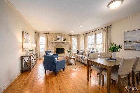Tiny photo for 16W536 58th Street, Clarendon Hills, IL 60514 (MLS # 12598390)