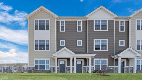 Photo of 2700 Arrowhead Drive, Pingree Grove, IL 60140 (MLS # 12652335)