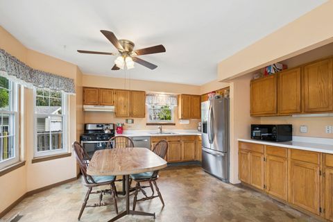 Tiny photo for 1304 Pelican Court, Zion, IL 60099 (MLS # 12486401)