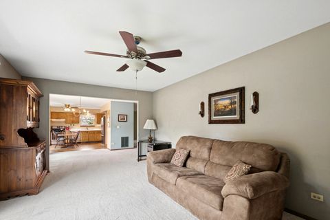 Tiny photo for 1304 Pelican Court, Zion, IL 60099 (MLS # 12486401)