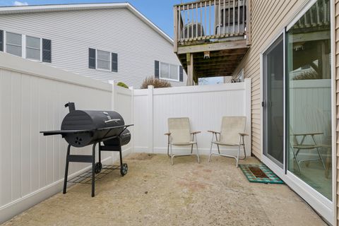 Tiny photo for Crest Hill, IL 60403 (MLS # 12616152)