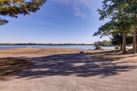 Tiny photo for 701A Hill Drive, Rock Falls, IL 61071 (MLS # 12492308)